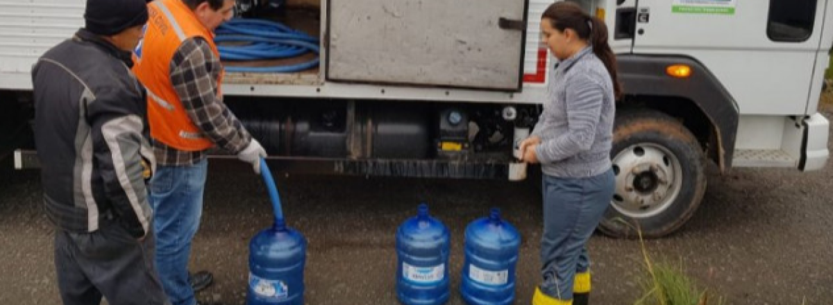 Defesa Civil entregou 2 mil litros de água potável para famílias do Passo do Verde