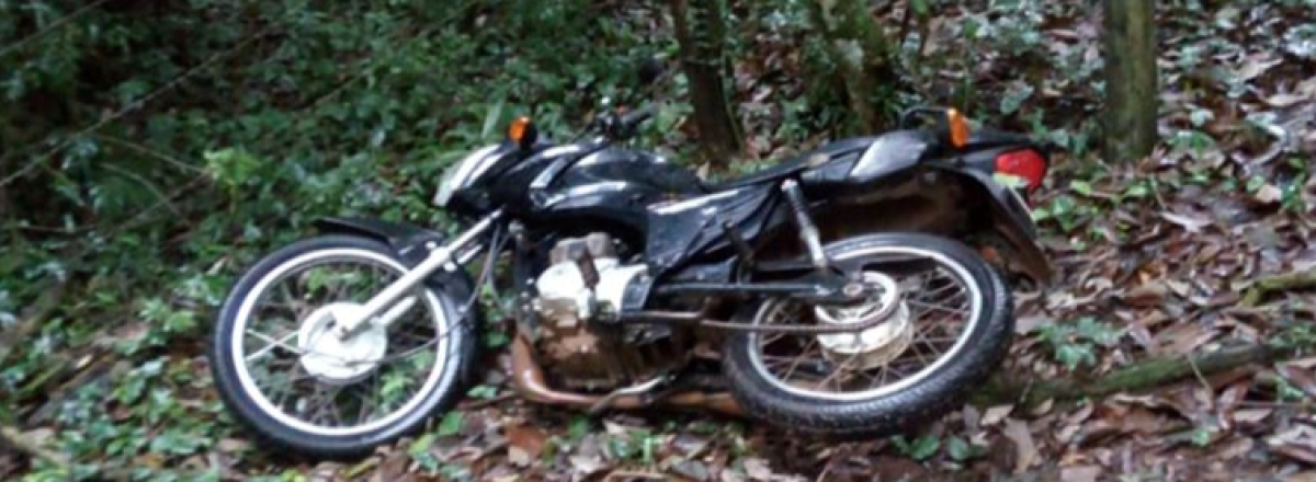 Motocicleta de jovem desaparecido em Pinhal Grande é encontrada em matagal