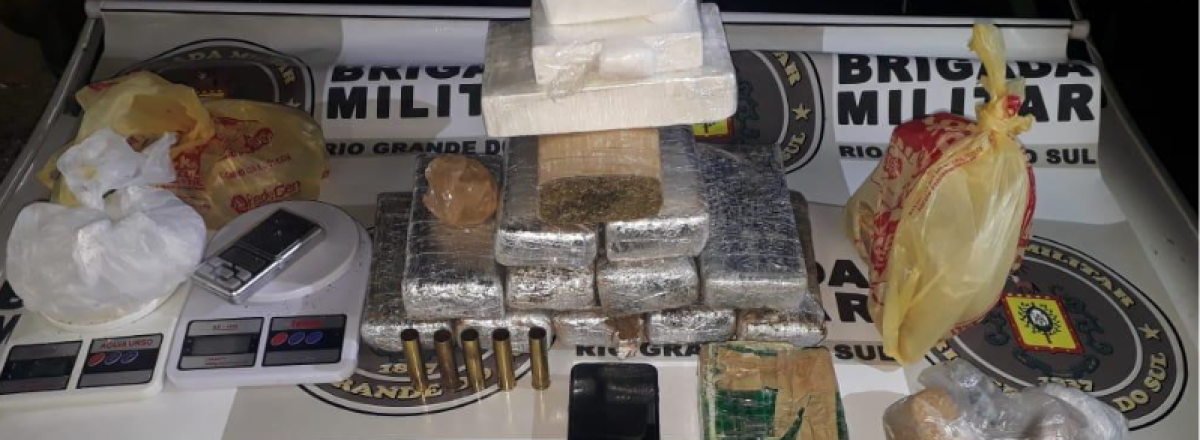 Brigada Militar apreende mais de dez quilos de droga em Santa Maria