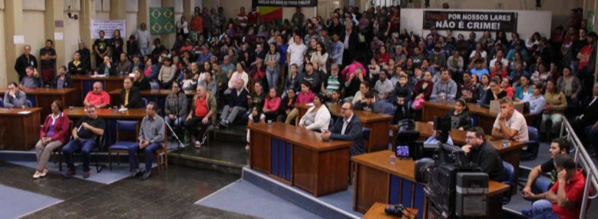 Audiência debate soluções para famílias que vivem às margens de ferrovia em Santa Maria