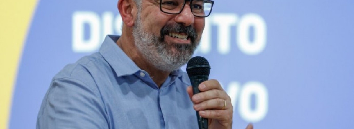 Vice-prefeito Rodrigo Decimo representa Santa Maria em missão na Espanha