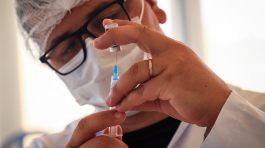 Vacinação contra a gripe será realizada nesta sexta-feira no Clube Dores