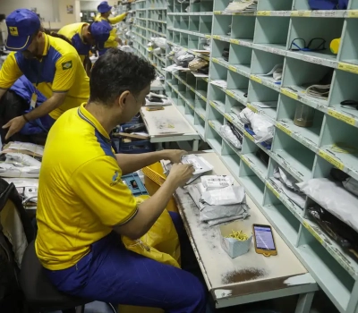 Correios preveem fechar mil agências e 15 mil demissões voluntárias