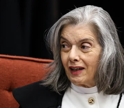 Cármen Lúcia forma maioria pela condenação de Bolsonaro e aliados