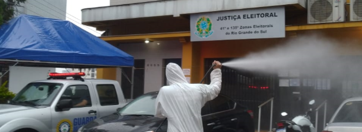 Prefeitura realiza sanitização na sede da Justiça Eleitoral