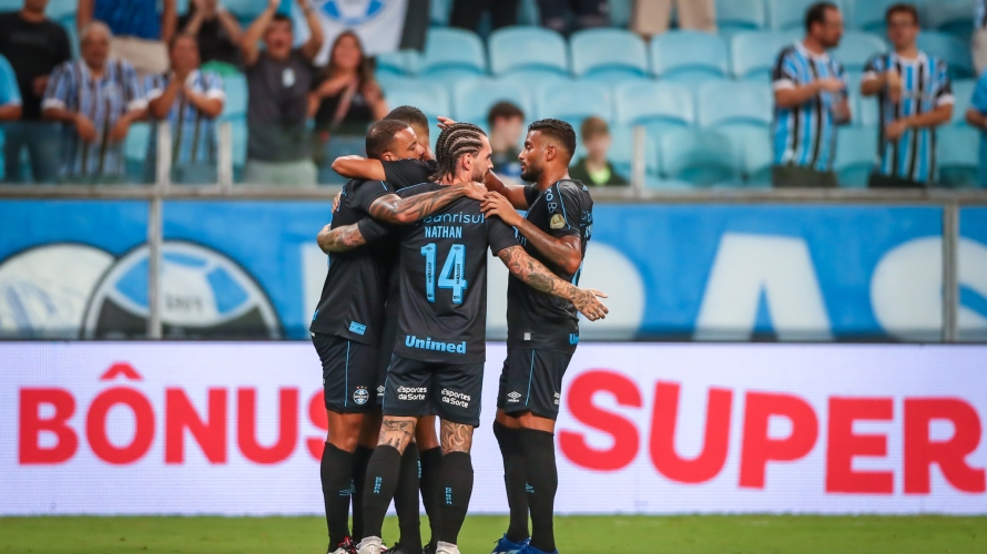 Grêmio ganha de 2 a 0 do Novo Hamburgo e segue líder do Gauchão