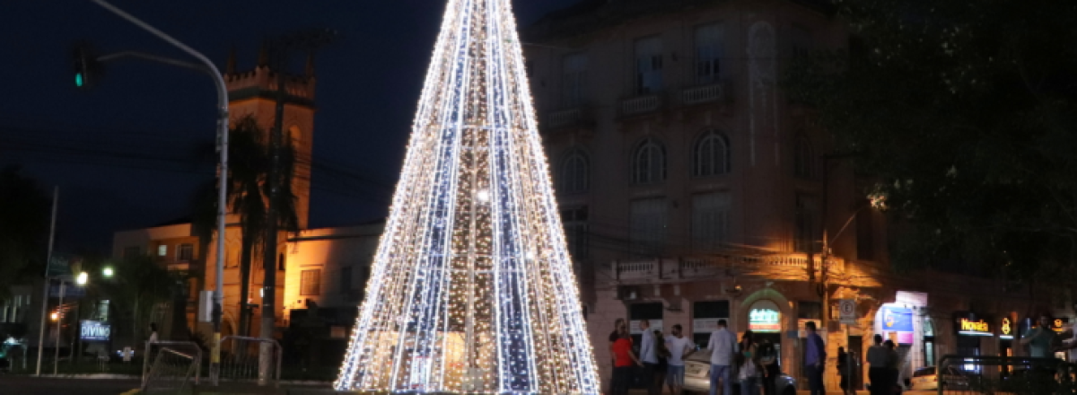 Viva Natal 2020 ilumina o Centro de Santa Maria