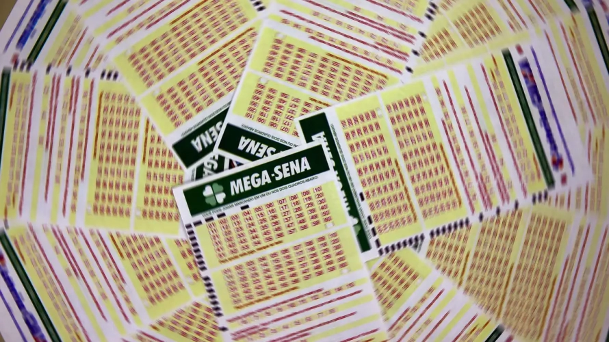 Mega-sena acumula e prêmio principal vai para R$ 130 milhões