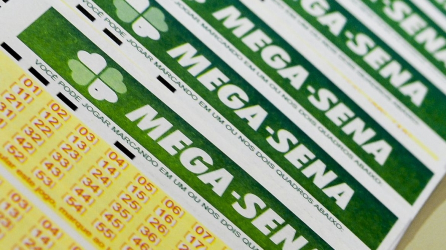 Mega-Sena acumula e pode pagar R$ 105 milhões no próximo sorteio