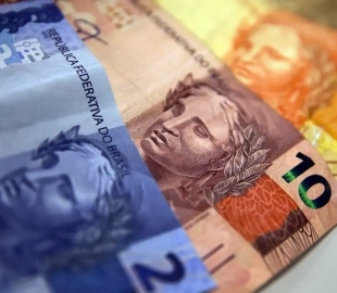 Aposentados e pensionistas do INSS começam a receber 13º nesta sexta