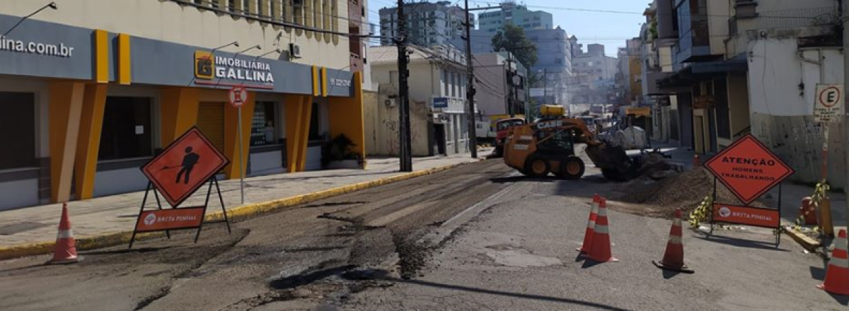 Trânsito nas ruas Riachuelo e Serafim Valandro volta a ser bloqueado nesta quarta-feira