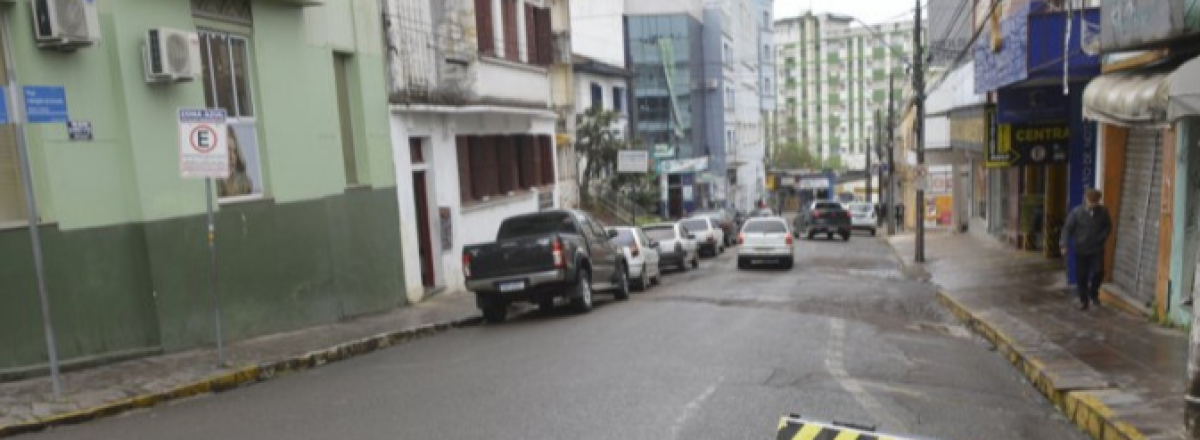 Trânsito será bloqueado nesta terça no cruzamento das ruas Roque Calage a Astrogildo