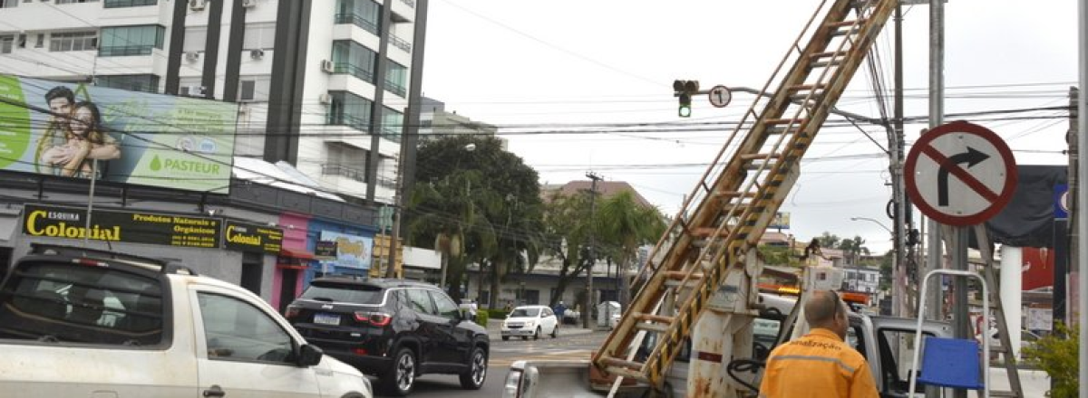 Avenida Dores terá semáforos para pedestres na esquina com a General Neto